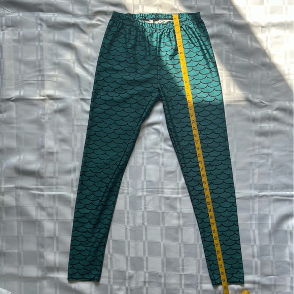 Mermaid Style Green Scale Pattern Leggings - Picture 8 of 12